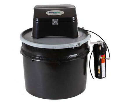 Centralina Gen 1.3 MistAway impianto antizanzare da giardino. Ideale per case, ville, agriturismi, ristoranti e parchi.
